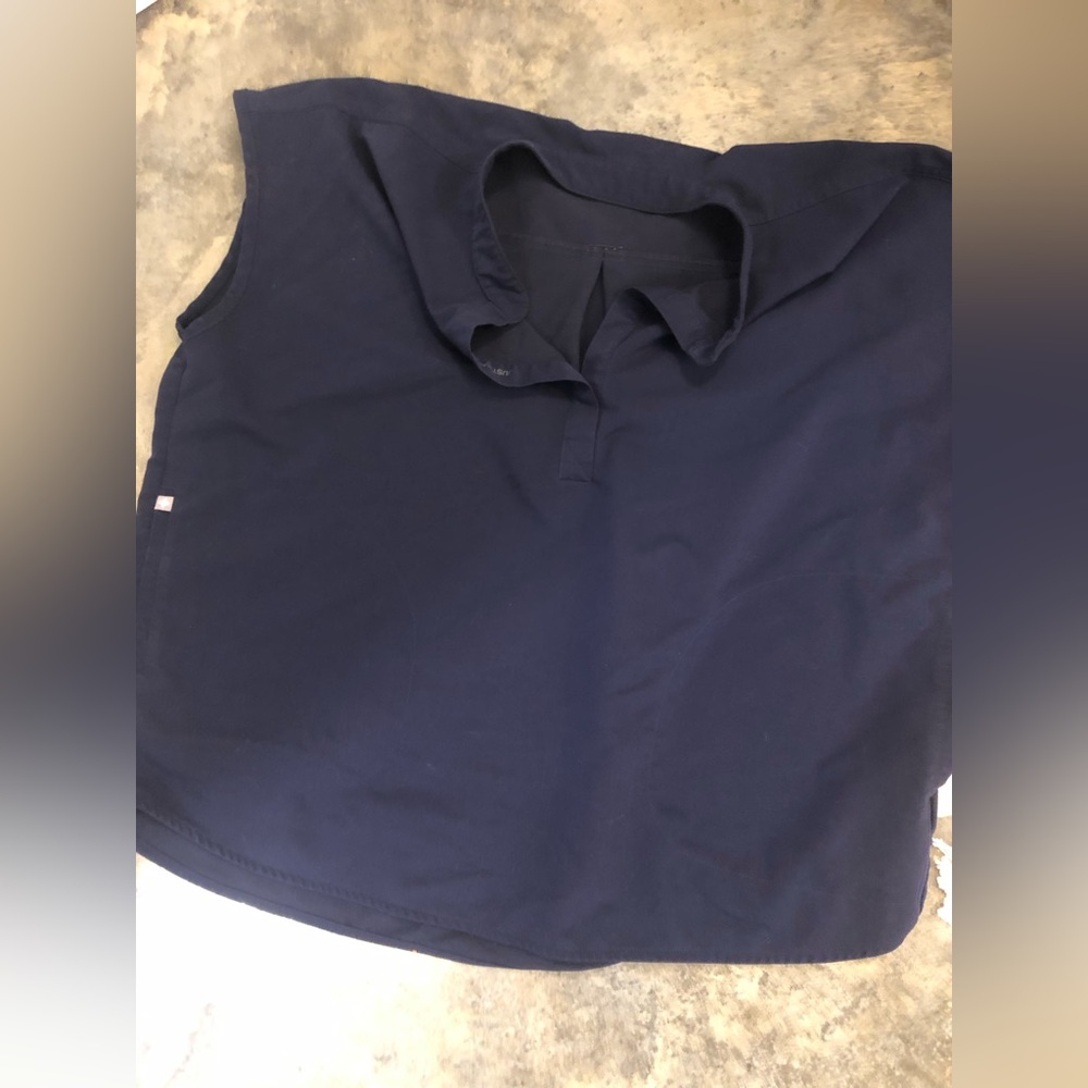 Navy women’s figs rafaela top